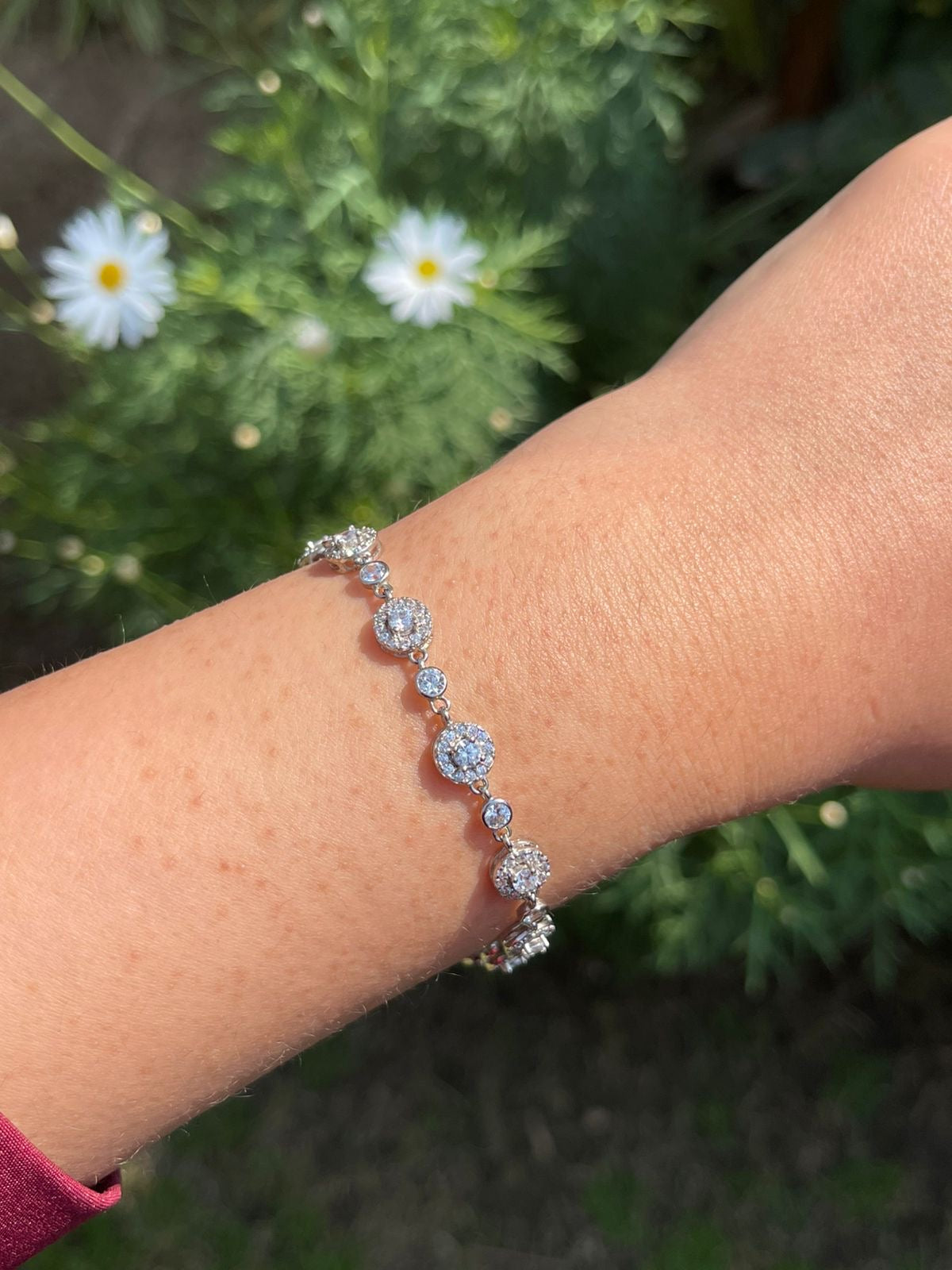 Full tennis bracelet round stones adjustable length