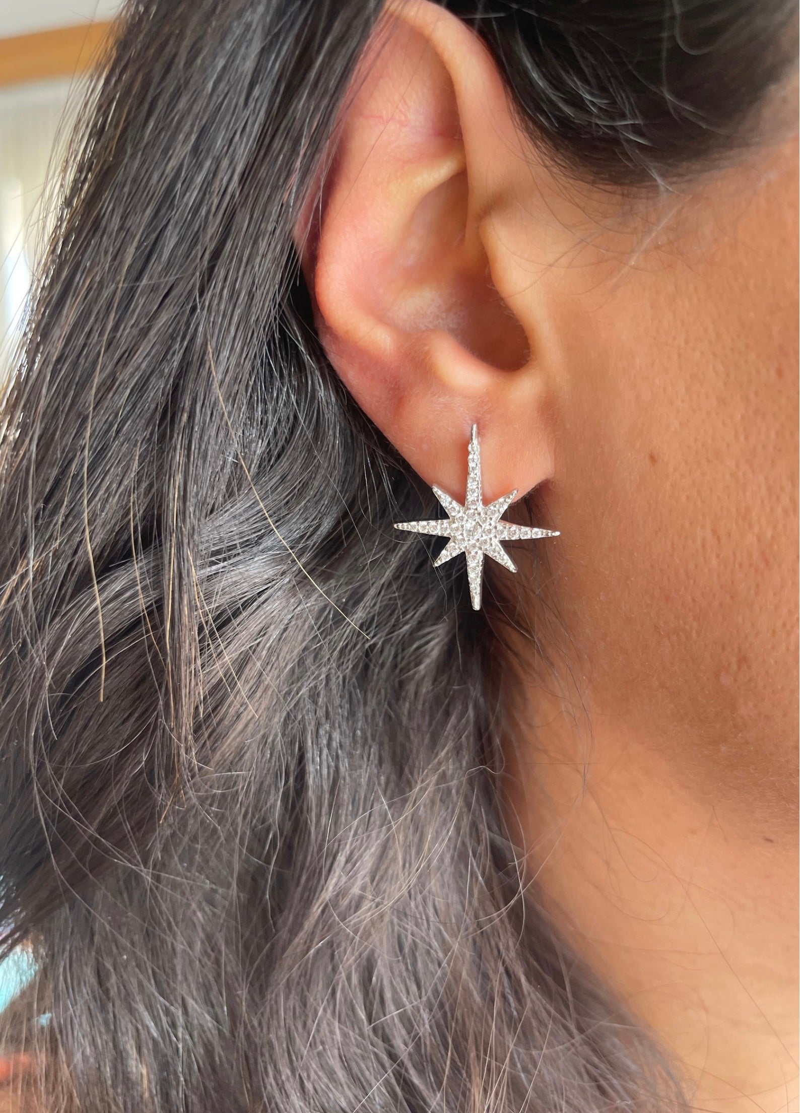 Star silver earrings with zircon stones