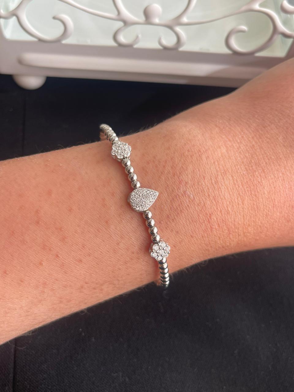 Oval and two flowers silver braided bangle free size adjustable