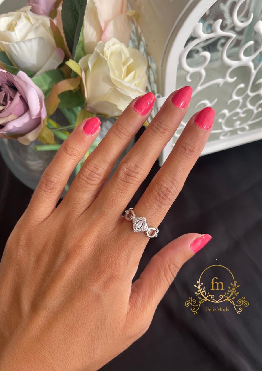 Connected circles silver ring with oval zircon stone