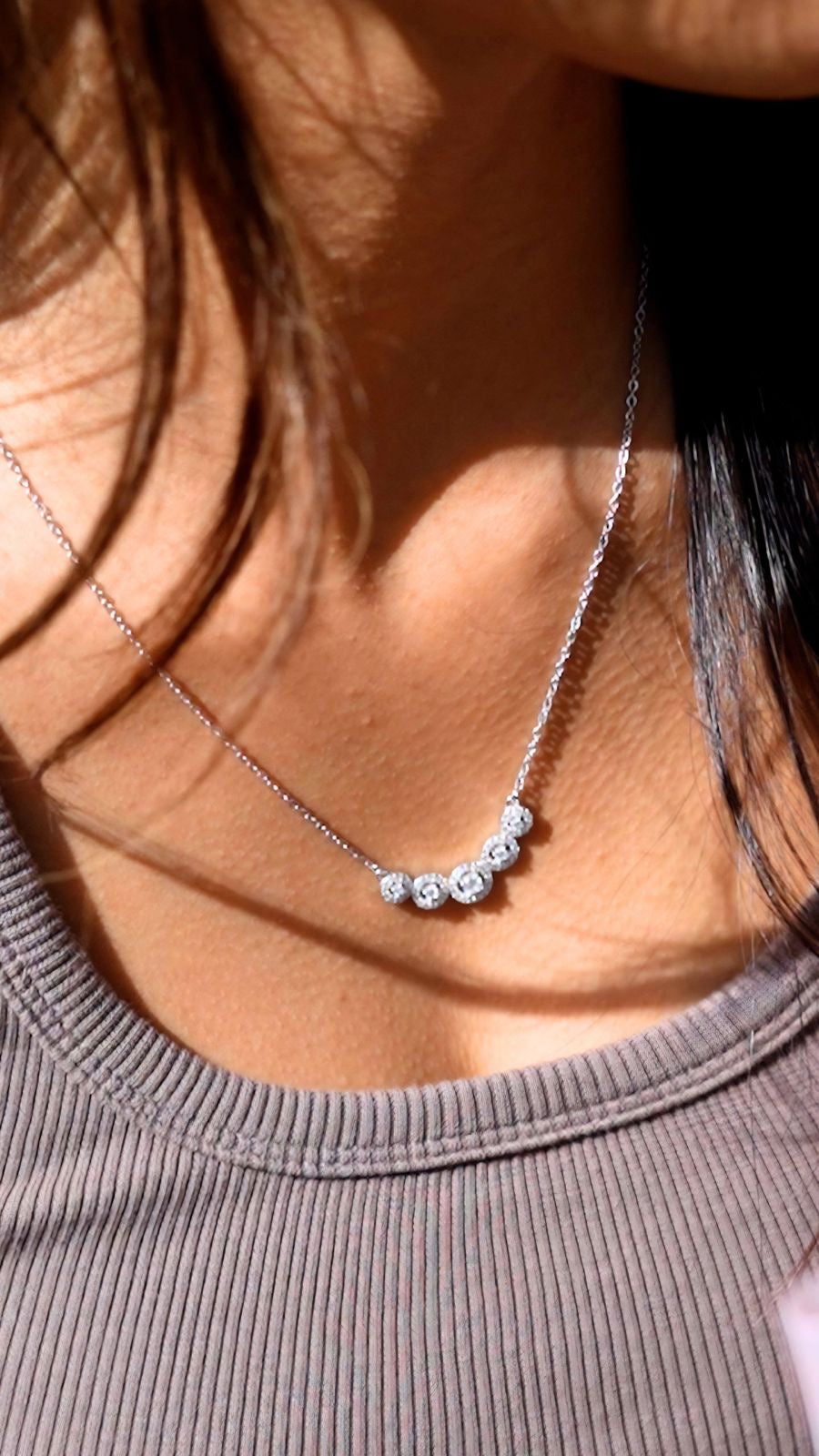 Five round zircon stones  silver necklace