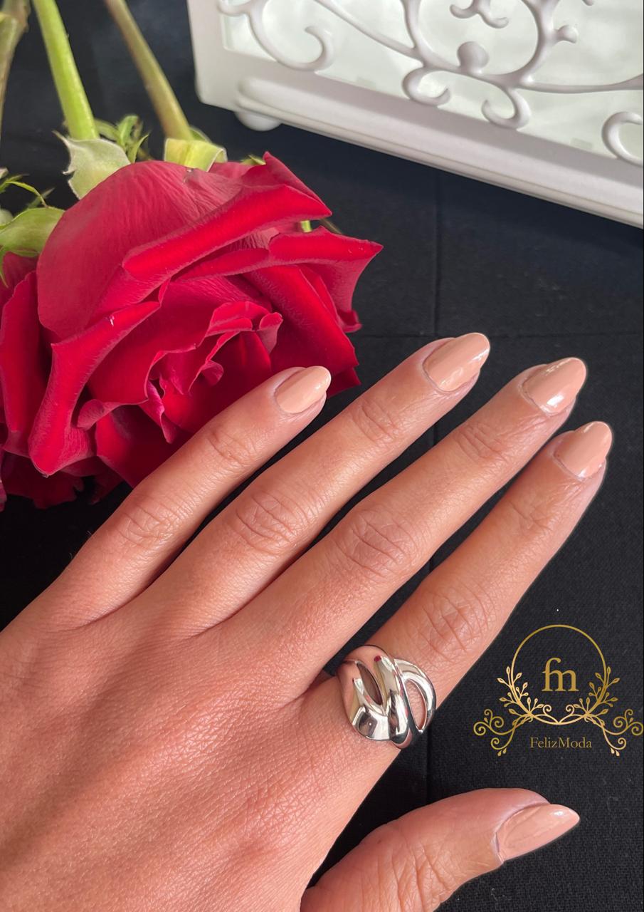 Plain braided silver ring medium size