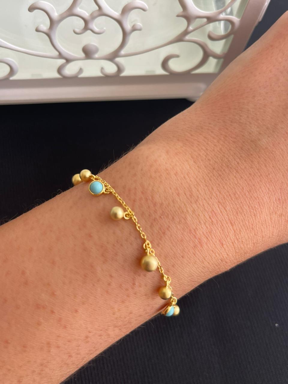 Round dangling pendants silver gold plated and Fayrouz stones bracelet