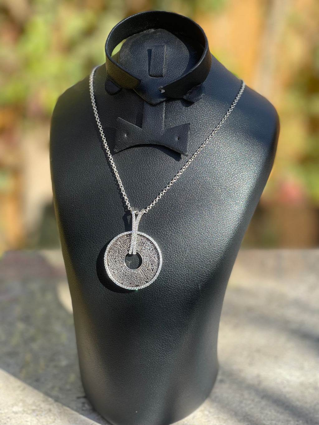 ايه الكرسى Silver necklace round pendant zircon stones