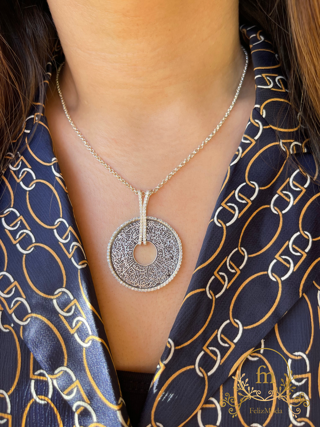 ايه الكرسى Silver necklace round pendant zircon stones