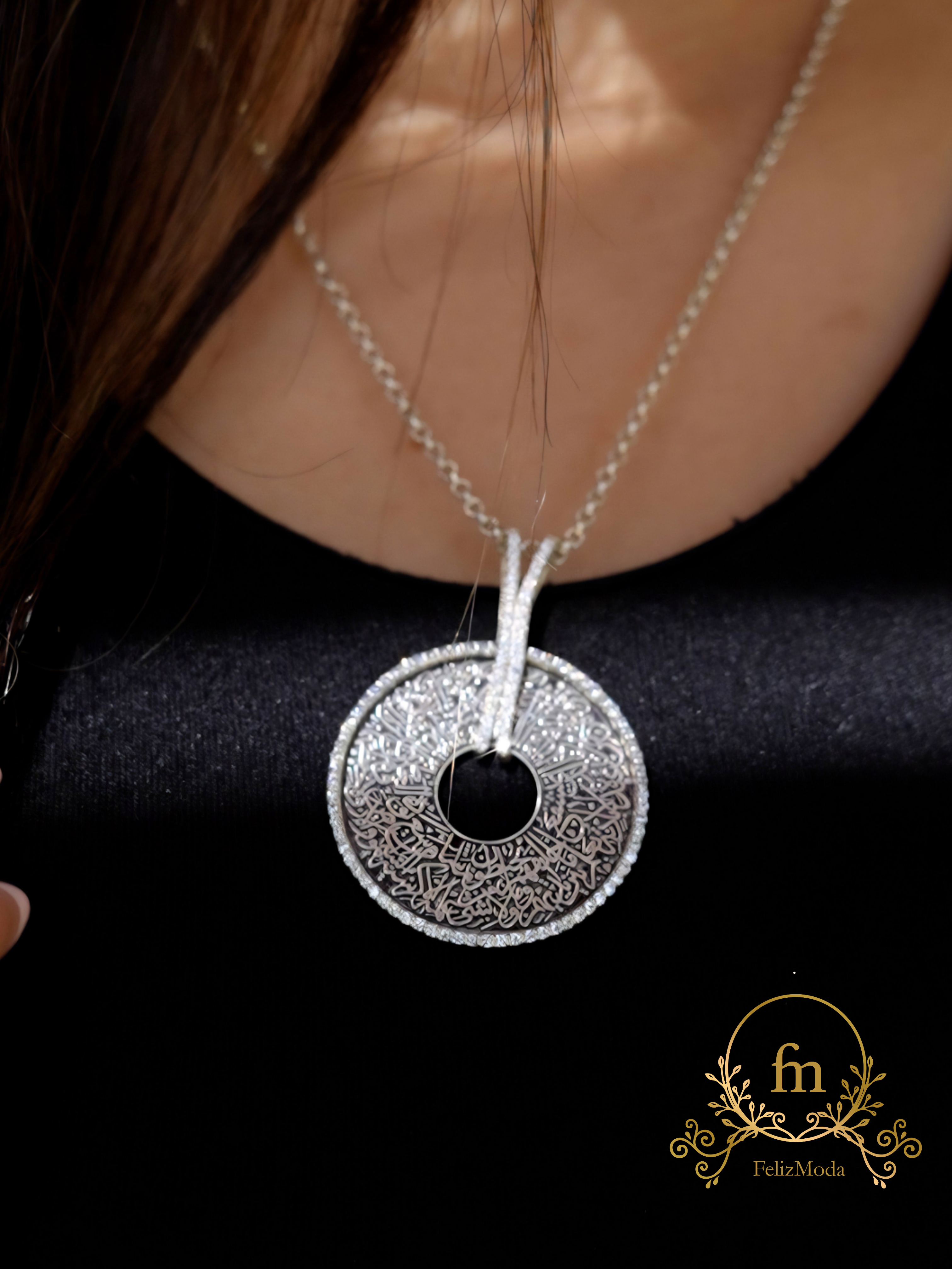 ايه الكرسى Silver necklace round pendant zircon stones