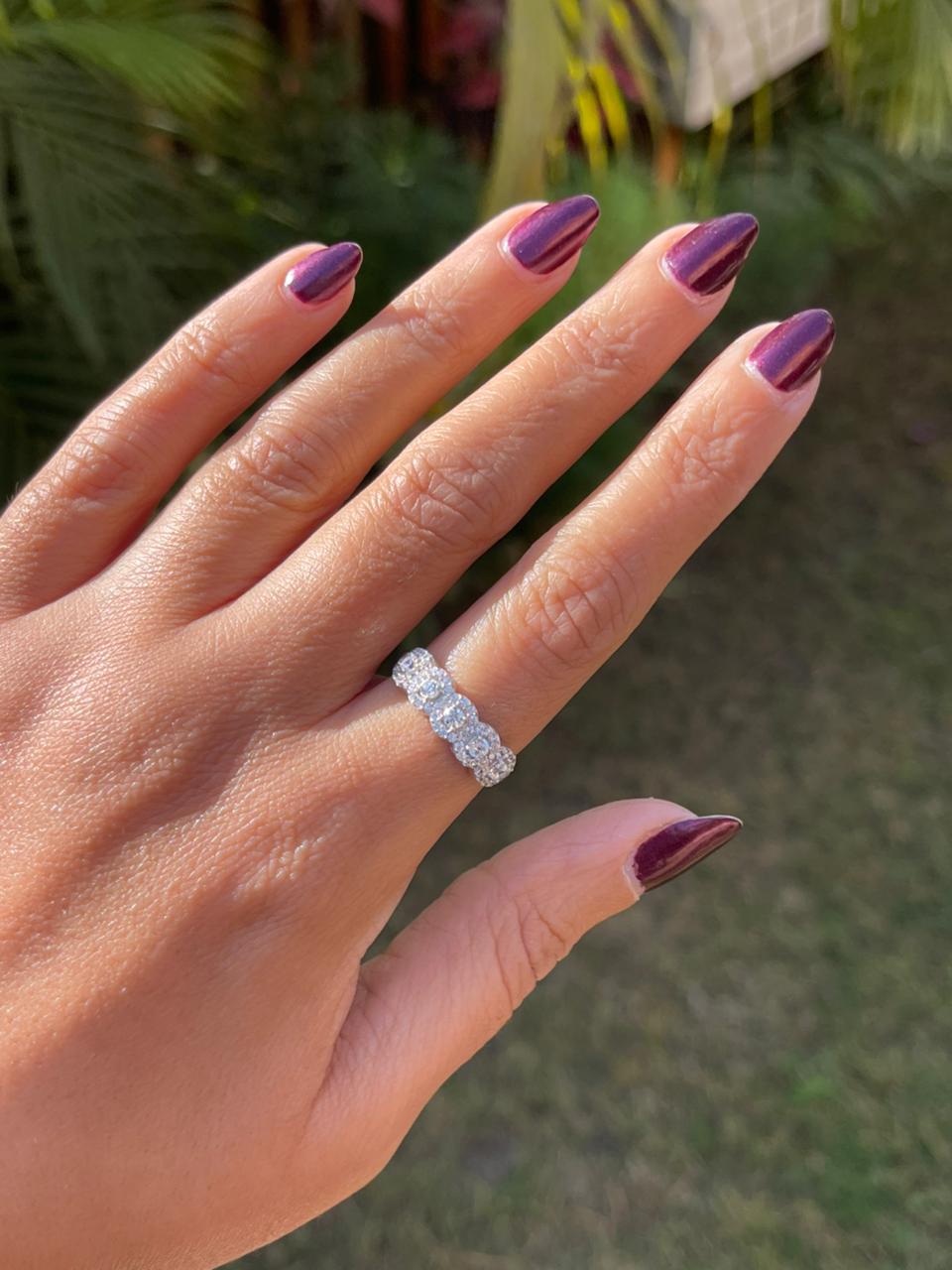 Five round zircon stones silver ring