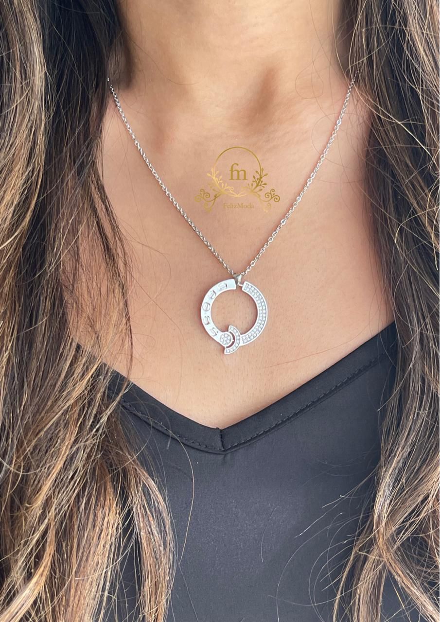Trendy circle pendant silver necklace
