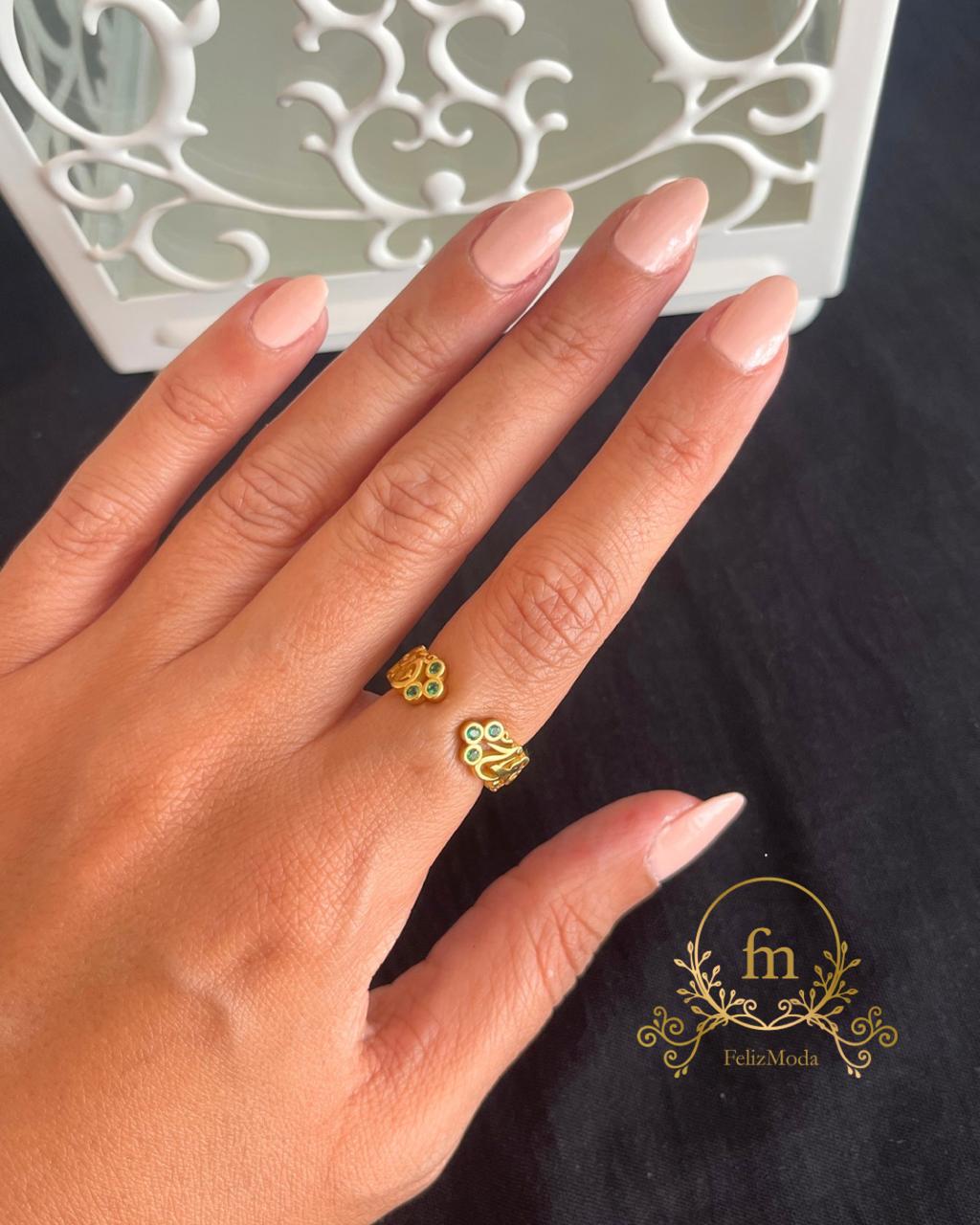 دمتُ لي شيئاً جميلاً لا ينتهي Silver ring gold plated with green stones free size