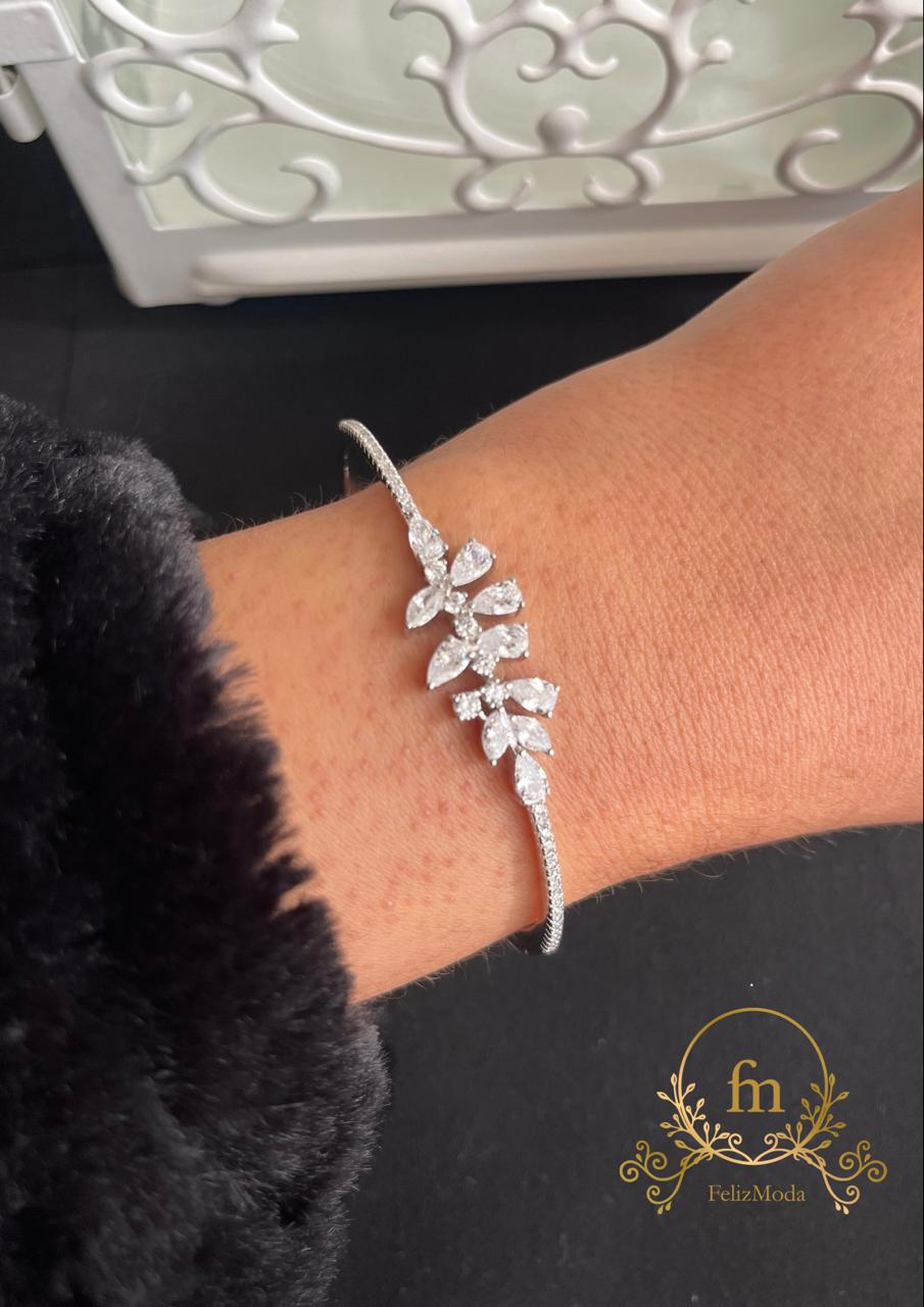 Tree leaf silver bangle with crystals free size