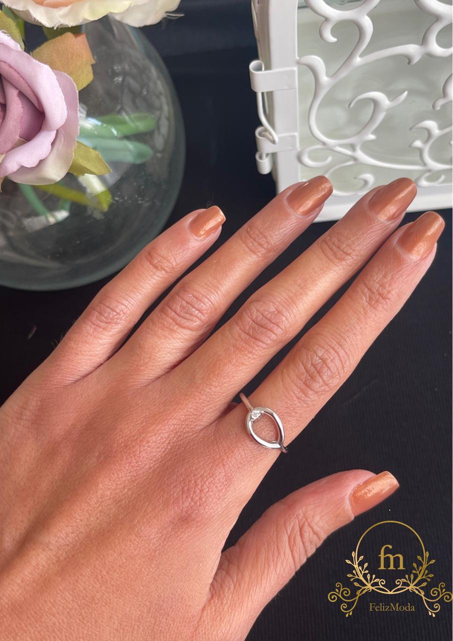 Oval silver ring with side stone free size adjustable