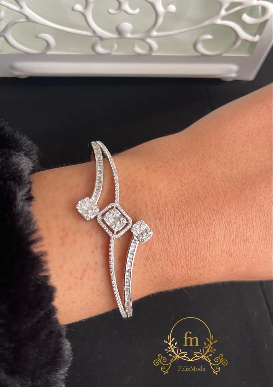 Three square stones silver bangle