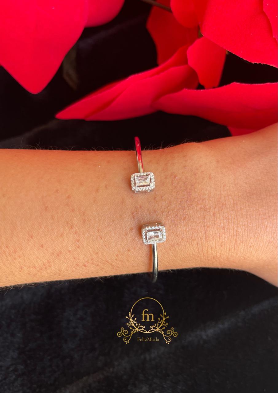 Two square stones silver bangle