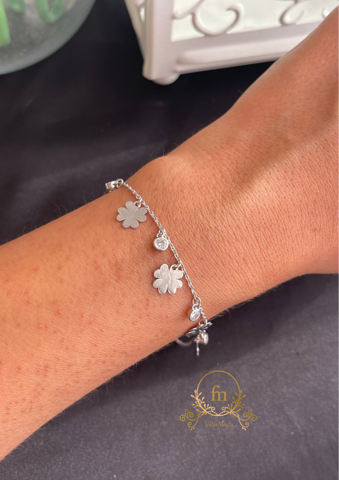 Flowers silver bracelet with silver stones
