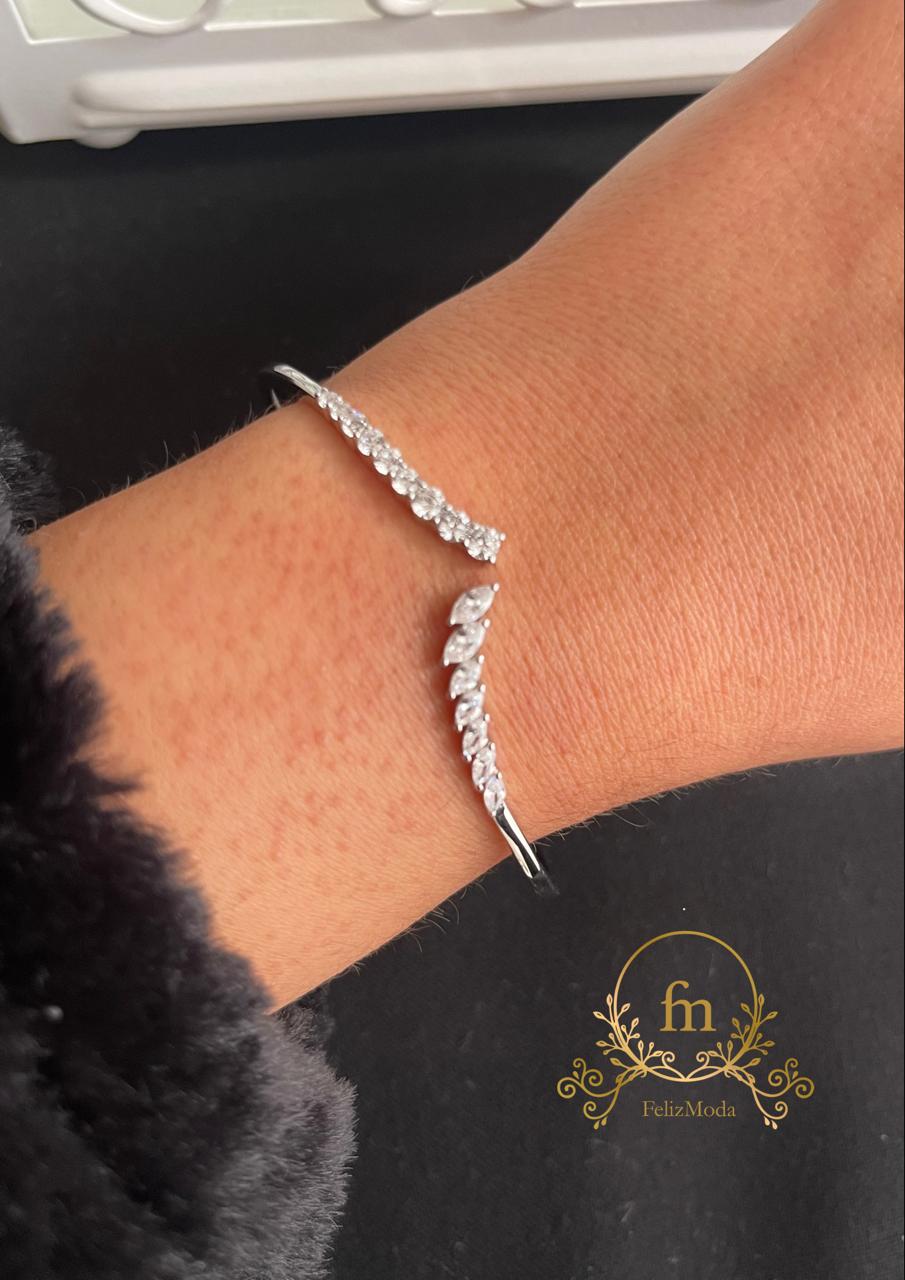 V Silver bangle with zircon stones free size