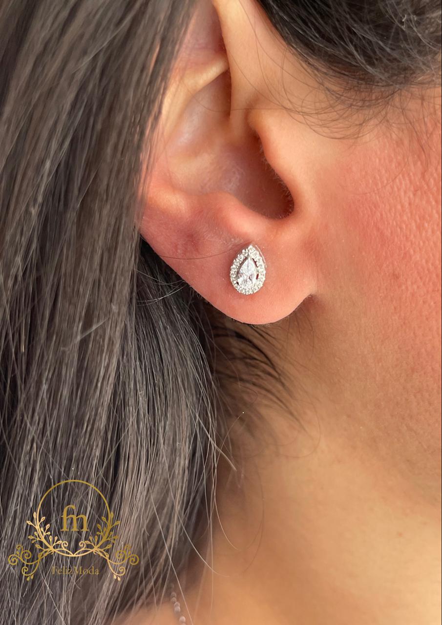 Oval zircon stone silver earrings