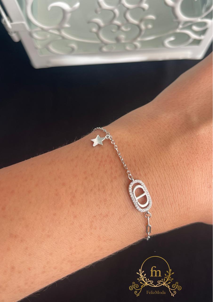 Dangling star and oval pendant silver bracelet