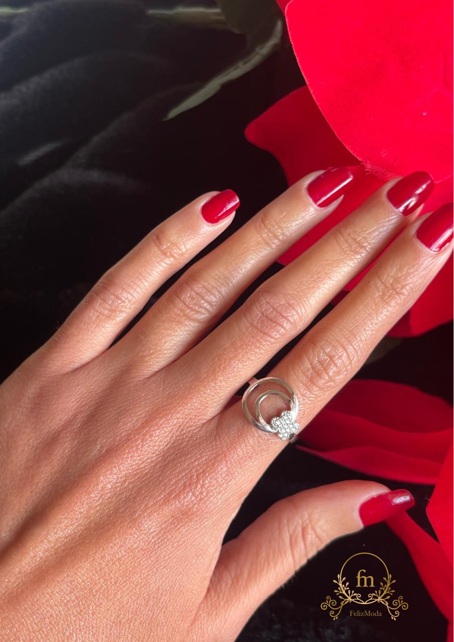 Flower silver ring with two circles