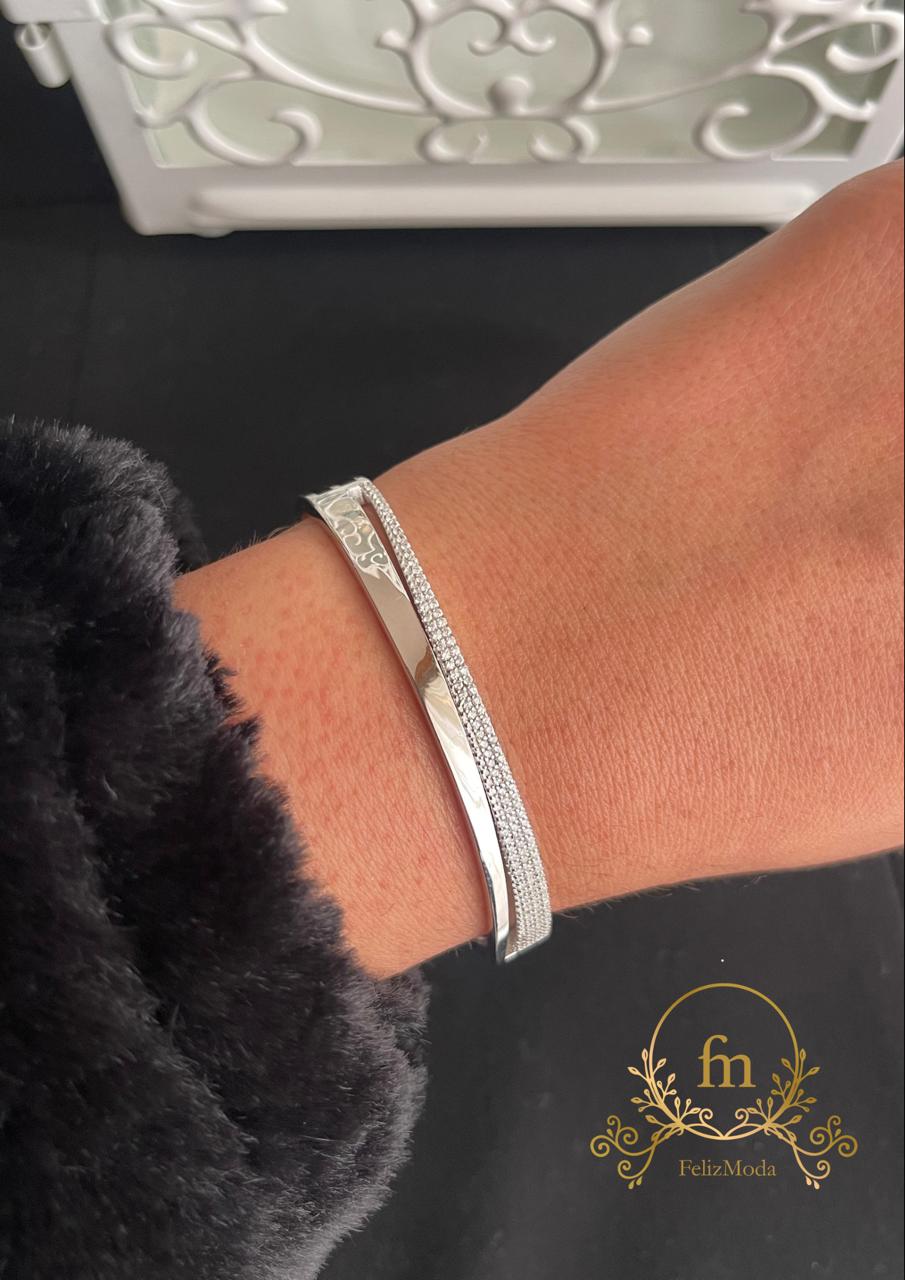 Two sides Plain and multiple zircon stones silver bangle