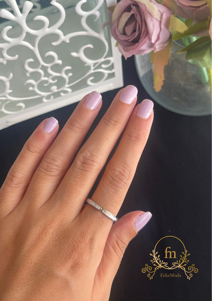 Silver band with pearl and zircon stones free size