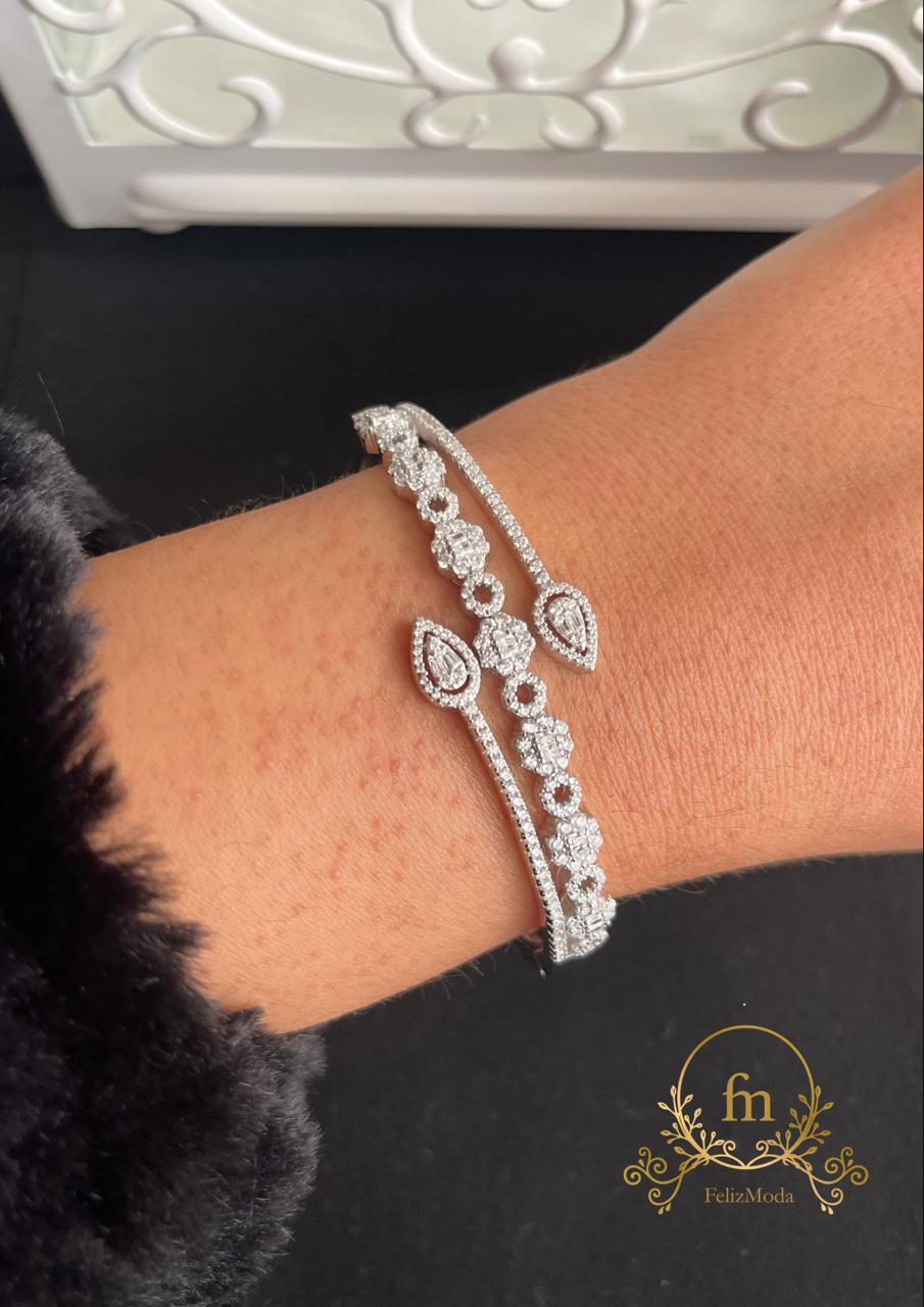 Flowers with two oval stones silver bangle