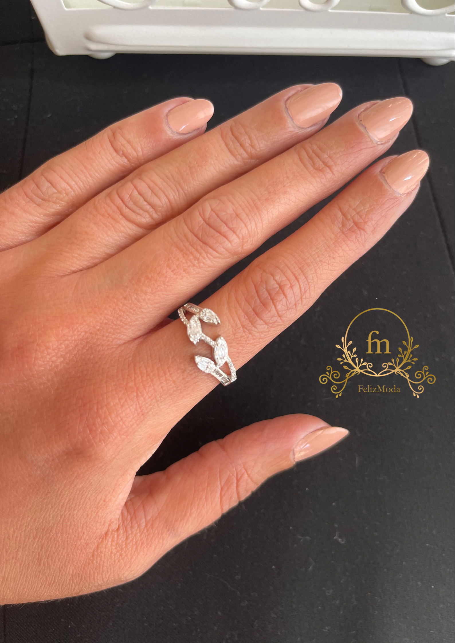 Tree leaves with four oval zircon stones silver ring free size