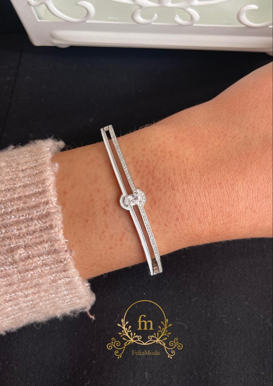 Crystal eye two sided silver bangle